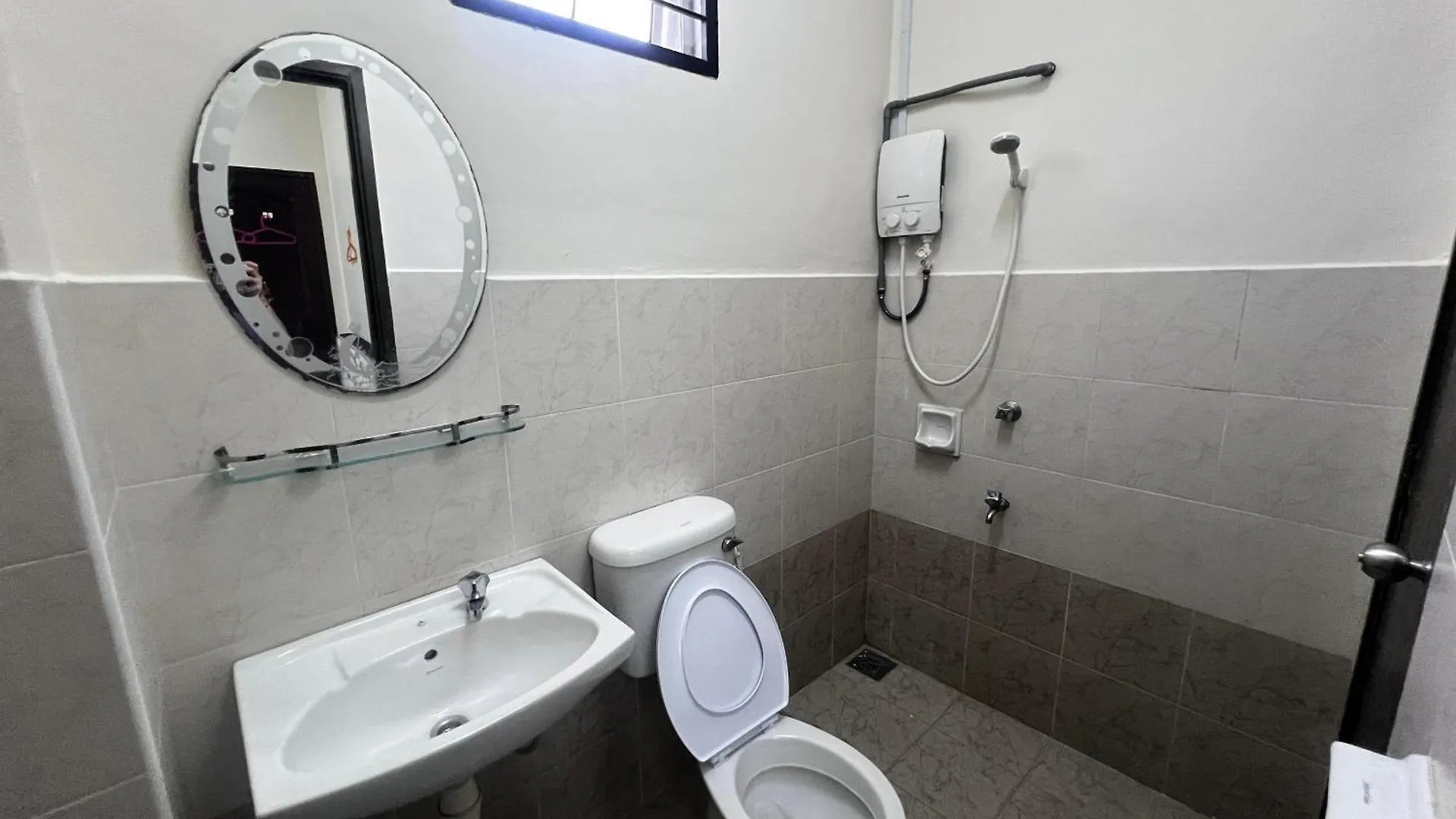 S911 4 Room 15 Pax Johor Bahru